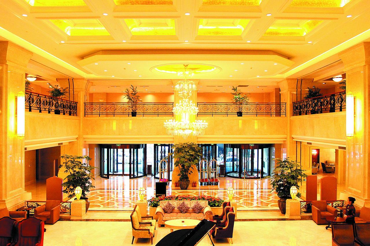 Northyorker Hotel Service Apartment Шънян Екстериор снимка